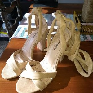 Heart's Collection sandals